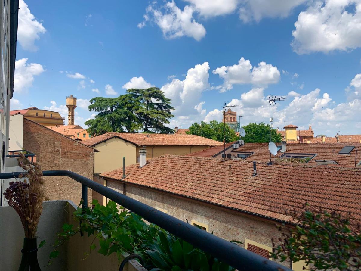 Charming Home Towers-Roofs View بولونيا المظهر الخارجي الصورة